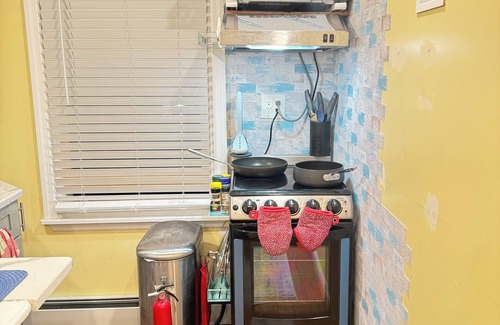 Bay Shore Appartement | Private Queen BedRm, Events, PetPally, LTR, MTR, STR