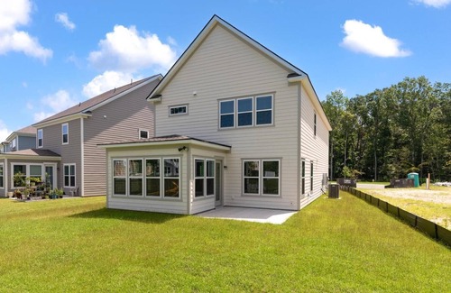 West Ashley Maison | Private Queen Room in Modern 4BR Home