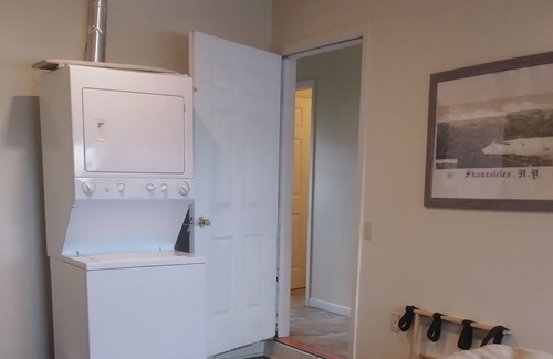 Skaneateles Cottage | Private cottage with full kitchen, wifi, patio, 2 miles from lake village