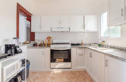 Nagua Appartement | Private Residence ‘Nueva Nagua’ - King Bed with AC, WiFi & Hot Water
