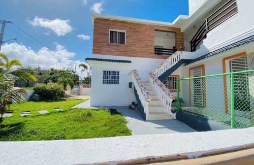 Nagua Appartement | Private Residence ‘Nueva Nagua’ - King Bed with AC, WiFi & Hot Water