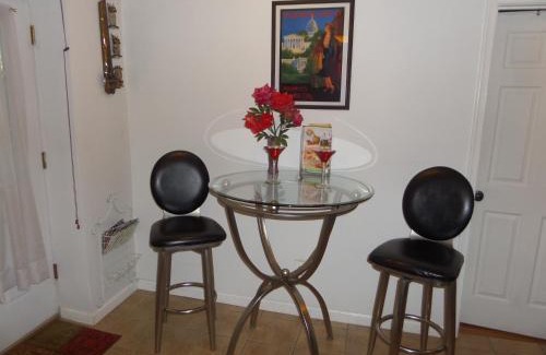 Crestwood Appartement | Private Retreat Apartment in DC
