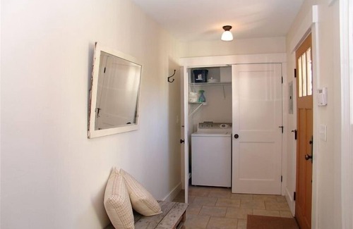 Upper Telegraph Maison | Retraite privée au coeur de Rockridge. Marchez vers tout!