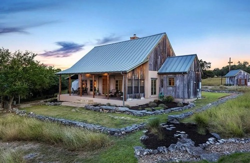 Johnson City Maison | Private River Access on 11 acres + Wine Country + Dark Skies