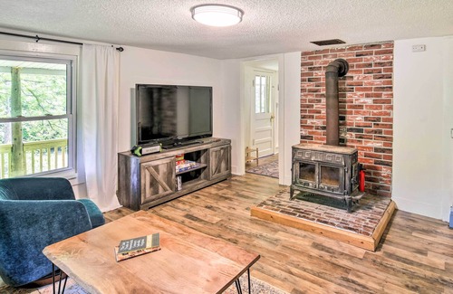 North Fork Cottage | NEW! Private Riverfront Escape w/ Fire Pit & Grill