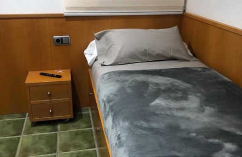 Camps Blancs Maison | Private rooms - Airport