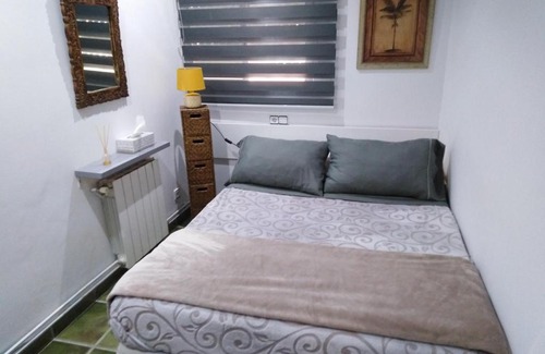 Camps Blancs Maison | Private rooms - Airport
