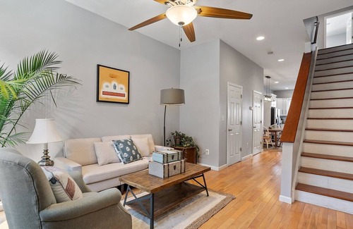 Passyunk Square Maison | Private Rooftop with Sunset & City Skyline