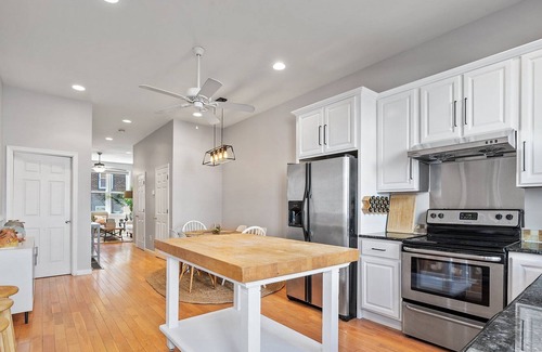 Passyunk Square Maison | Private Rooftop with Sunset & City Skyline