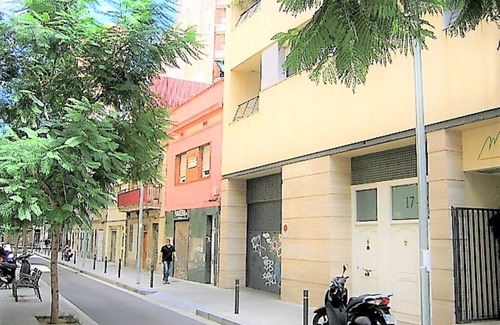 La Maternitat i Sant Ramon Appartement | Private room (1) near the University with large terrace of 150 m2.