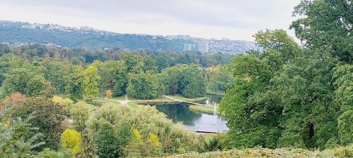 Bubenec Appartement | Private room 30 min nice Green walk old center A