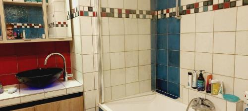Bubenec Appartement | Private room 30 min nice walk to old center B