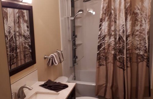 Town of Magrath Station Balnéaire | Chambre privée ∙ 4 personnes