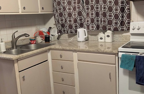 Newtonville Appartement | Private room avail. in safe and quiet neighborhood.