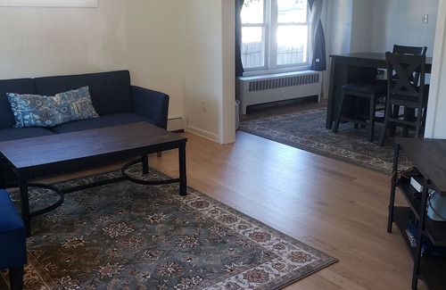 Newtonville Appartement | Private room avail. in safe and quiet neighborhood.