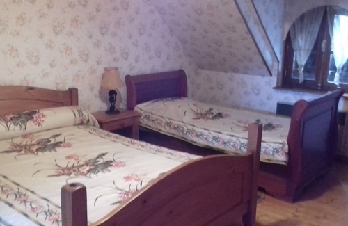 Montcorbon Maison | Chambre privative dans maison au calme
