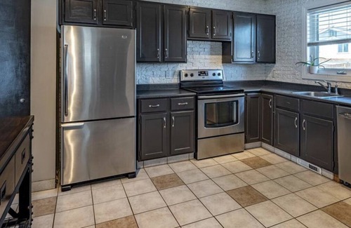 Transcona Maison | Private room hosted by Praise