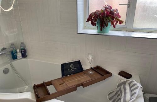 Northway Maison | Private Room in a house in the Cotswolds