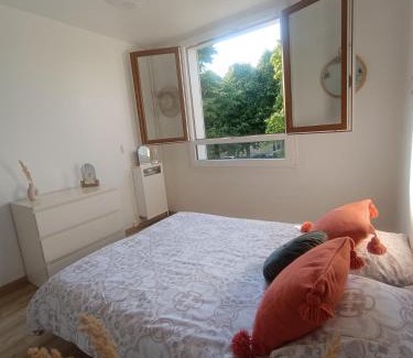 Chevilly-Larue Maison | Private Room in Cozy Homestay - Line 14, Direct Access to Paris - Airport Orly