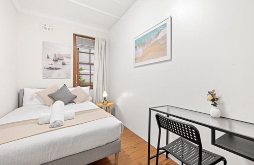 Gordon Maison | Private Room in Gordon near Train & Bus