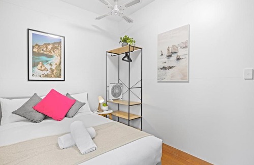 Gordon Maison | Private Room in Gordon near Train & Bus - Sleeps 2