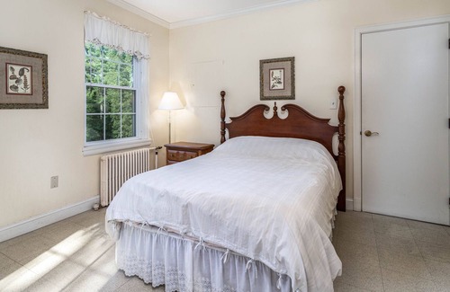 Lancaster Maison | Private Room in Grand Estate w/ Separate Entrance