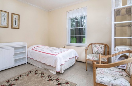 Lancaster Maison | Private Room in Grand Estate w/ Separate Entrance