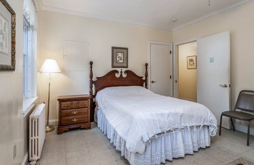 Lancaster Maison | Private Room in Grand Estate w/ Separate Entrance