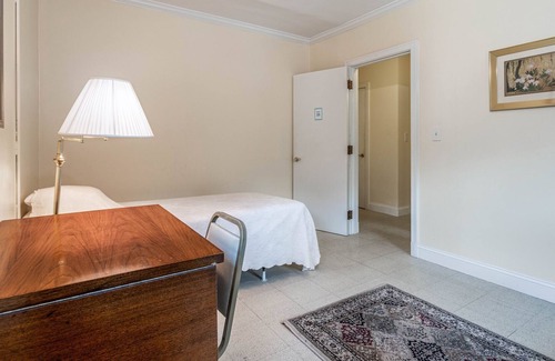 Lancaster Maison | Private Room in Grand Estate w/ Separate Entrance