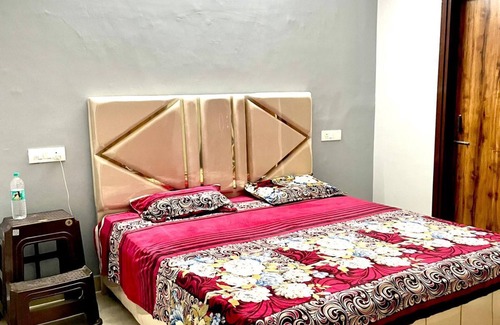 Kharar Appartement | Private Room in Peaceful Flat Attached Washroom