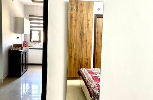 Kharar Appartement | Private Room in Peaceful Flat Attached Washroom