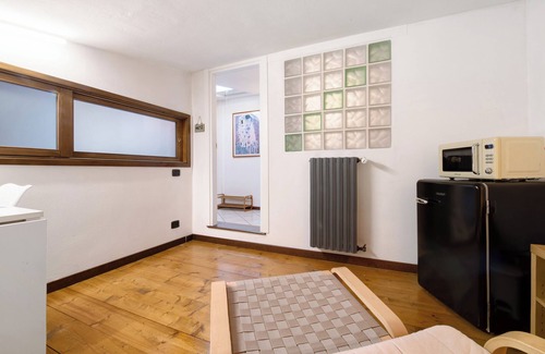 Cantu Appartement | Chambre privée 'Raffa-Ele' avec Wi-Fi et climatisation