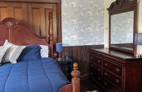 West Creek Lit Et Petit-Déjeuner | Private Room w Full Bath near LBI Long Beach Island West Creek Tuckerton Venues