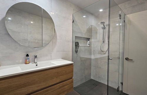 East Lindfield Maison | Private Room with shared bathroom