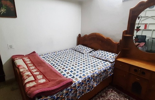 Mehdipatnam Maison | Private room with attached bathroom