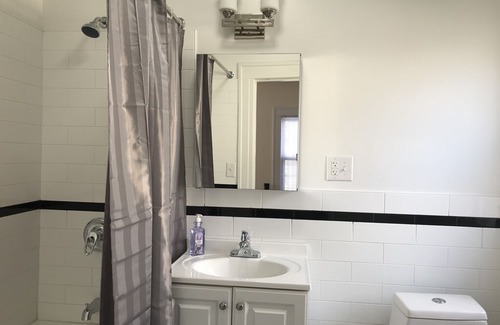 Queens Maison | ** Chambre privée avec un nouveau mobilier moderne, tout compris