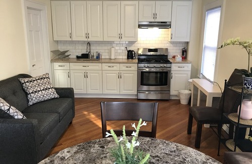 Queens Maison | ** Chambre privée avec un nouveau mobilier moderne, tout compris