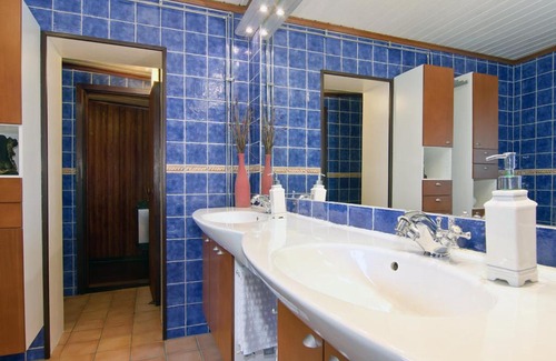 Umea Maison | Private Room with No Windows in Shared House-5