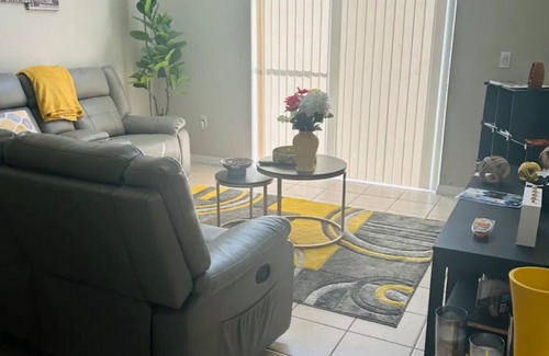 Deltona Lakes Maison | Private room with shared clean bathroom in cozy home. 420 friendly.