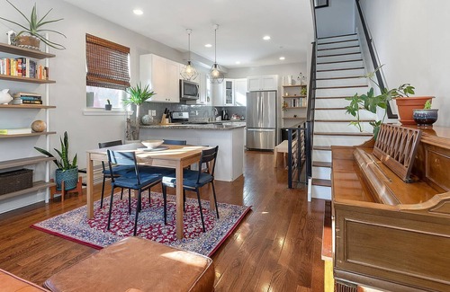 Whitman Maison | Private S. Philly Escape Back Patio/3rd Fl Balcony