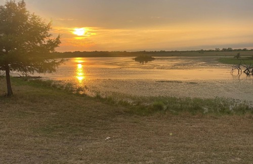 Miller Grove Location De VR | Private safari tent with ac/heat, Wifi and an exceptional view off a large deck.