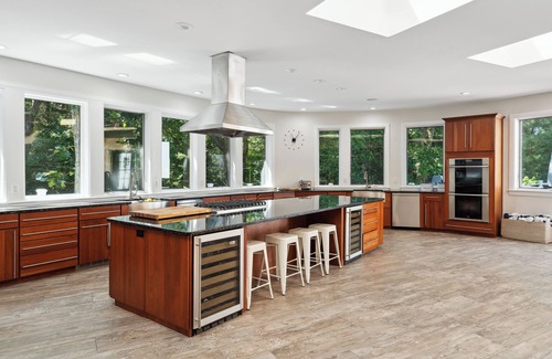 North Haven Maison | Private Sag Harbor estate on expansive property with sprawling manicured lawns