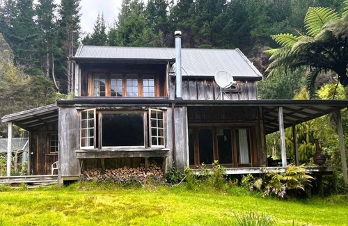 Saint Omer Maison | Private seaside cottage with boat only access.