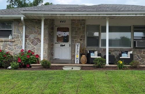 Pottstown Maison | Private space, while visiting family this Holiday!