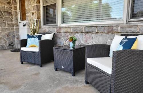 Pottstown Maison | Private space, while visiting family this Holiday!