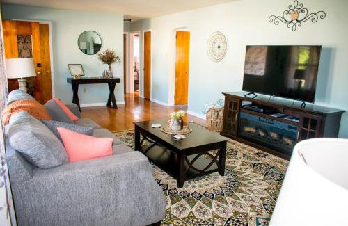Pottstown Maison | Private space, while visiting family this Holiday!