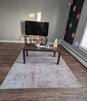Holbrook Appartement | Private, Spacious & Comfy 1 bedroom Entire Suite With Separate Entry & Free Parking