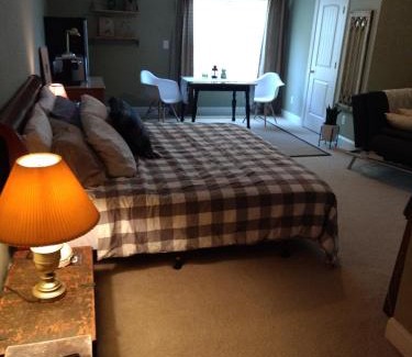 Chesapeake Appartement | Private, Spacious Studio Apartment, Bath, Quiet