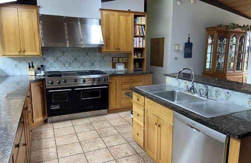 Schuyler Falls Maison | Private, spacious Adirondack Region home with view, perfect for family reunions!