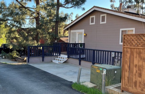 Chatsworth Maison | Private Studio with Front Door Parking in rustic neighborhood, close to Freeway.